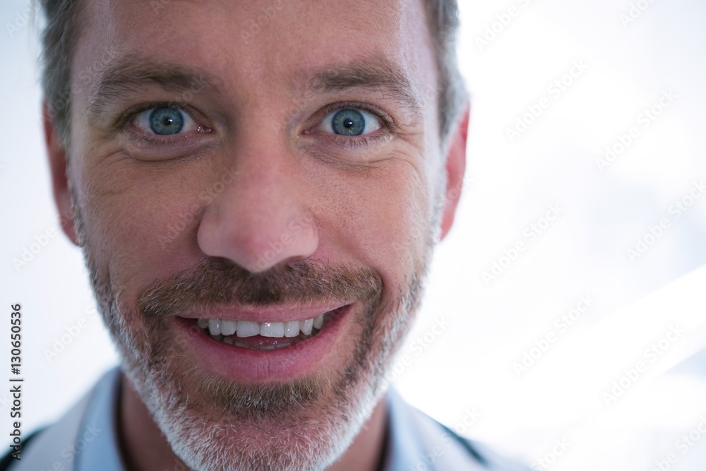Obraz premium Portrait of male doctor