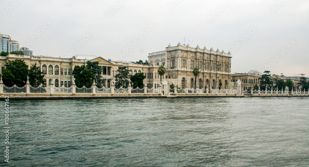 Obraz premium dolmahabace palace at Istanbul