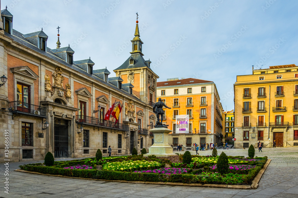 Fototapeta Plaza de La Villa na starym mieście w Madrycie