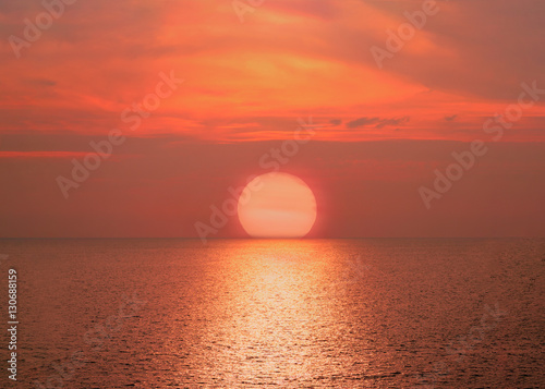 Fototapeta Naklejka Na Ścianę i Meble -  Beautiful big sunrise or sunset over the sea.