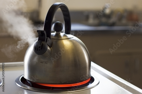 Fotografi Steaming Tea Kettle