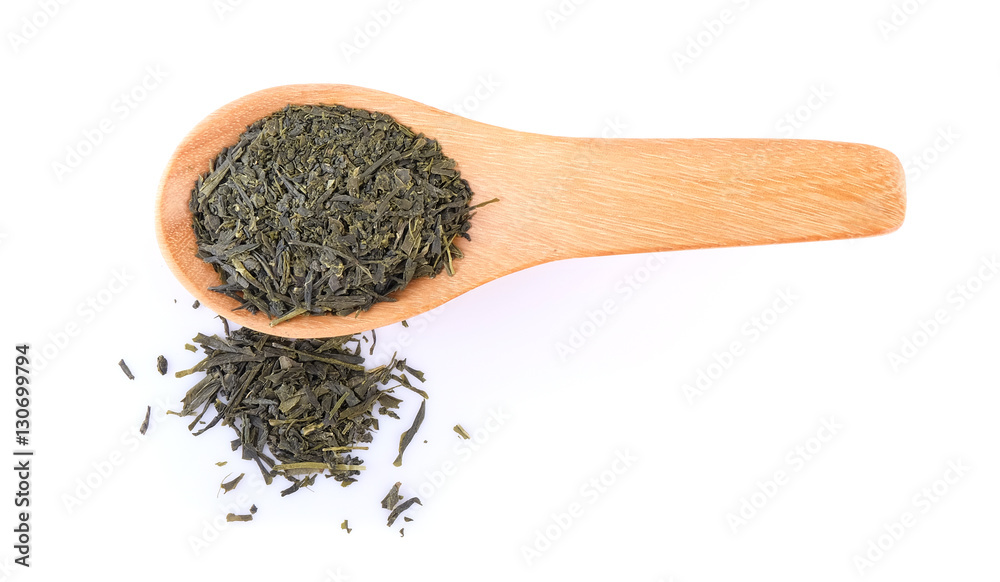 Fototapeta premium dry green tea in wood spoon