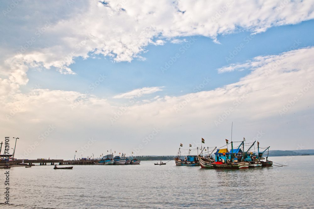 Fototapeta premium Рыбацкие лодки / Fishing boats