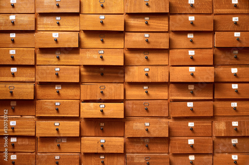 Billede på lærred Wooden cabinet with drawers