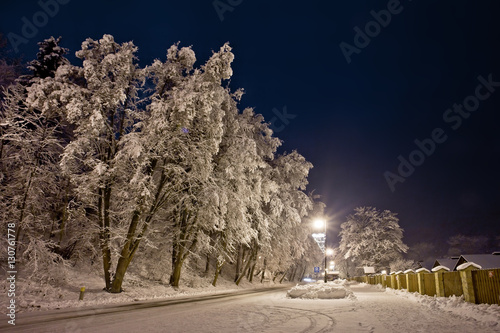 Mroźna zimowa noc w Muszynie w górach. Frozen winter night in the mountain in Muszyna - Poland. 