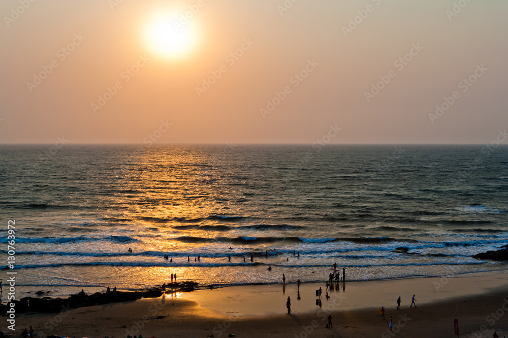 Закат на берегу океана / Sunset on the ocean beach