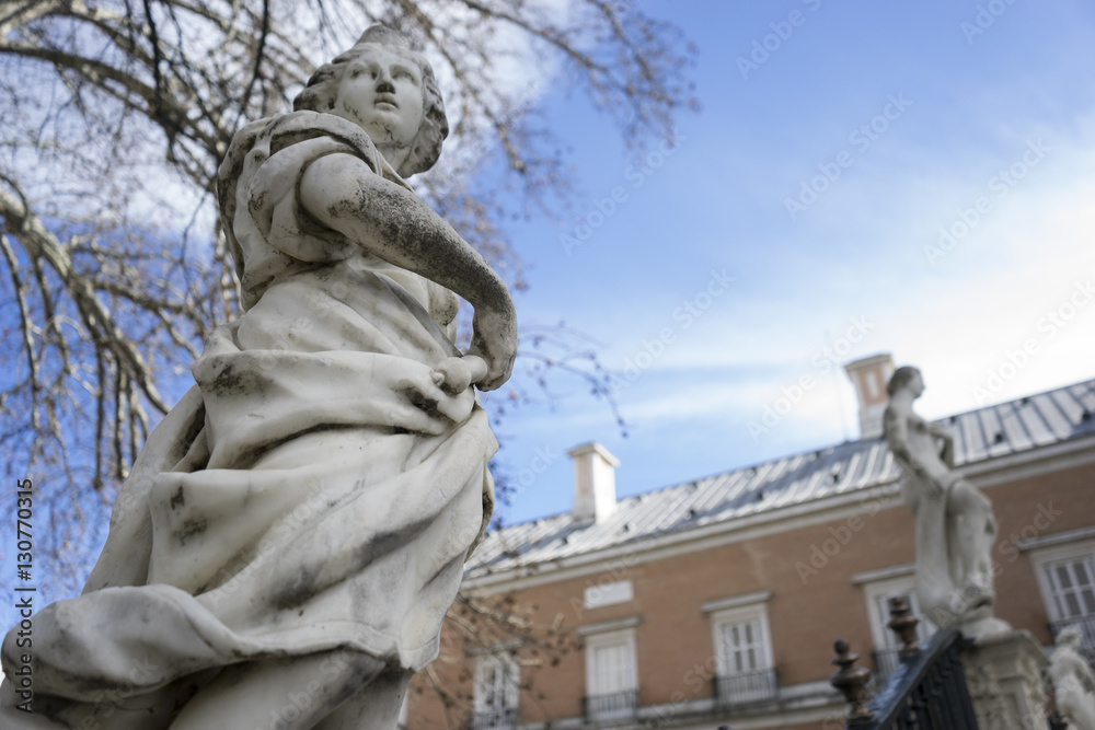 Obraz premium Autumn, Fountains and gardens of the palace of Aranjuez in Madri