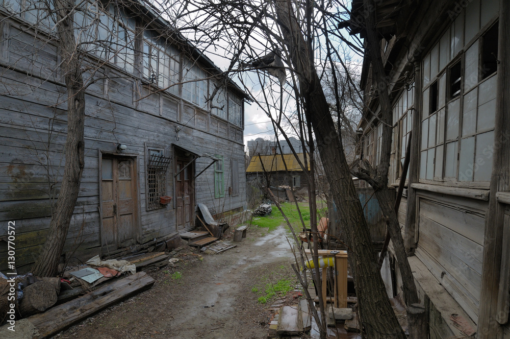 abandoned wooden housing, the old yard. Emergency housing. abandoned wooden housing, the old yard. Emergency housing.