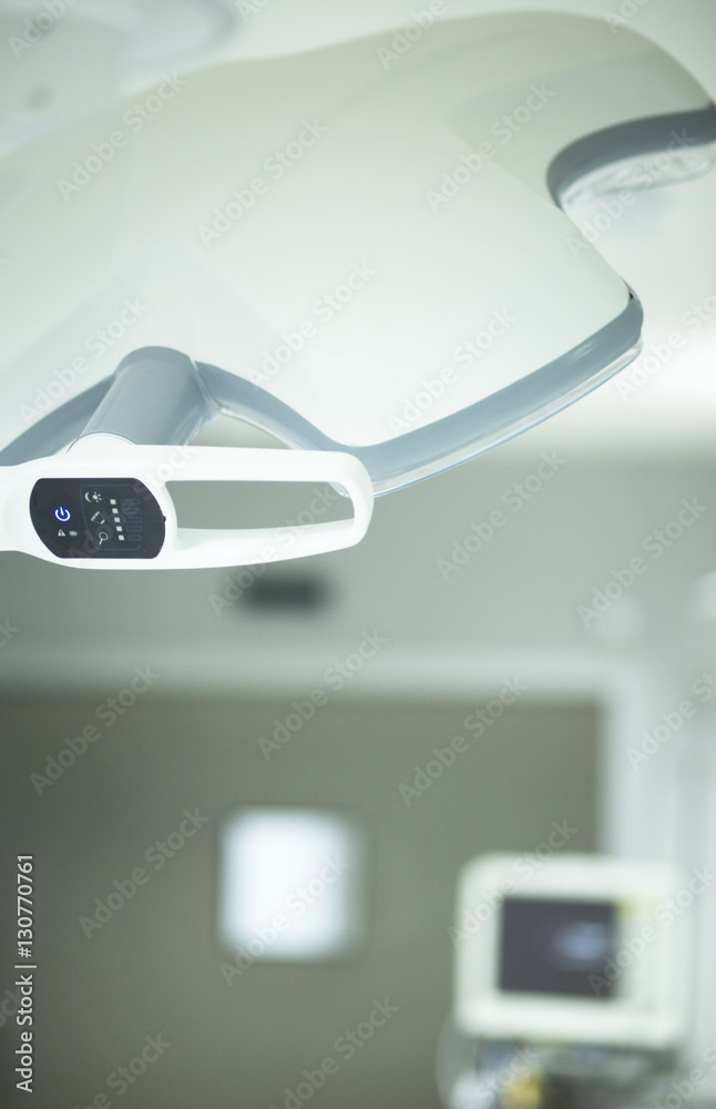 Operating theater surgery light