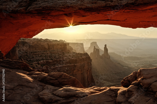 Sunrise at Mesa Arch at Canyonsland Utah