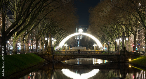 Night shot - Dusseldorf Konigsalley at night with the Kings Bow © Stephanie