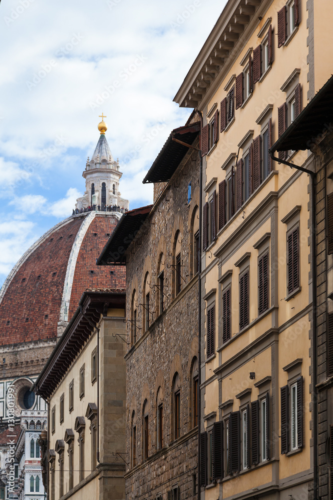 Fototapeta premium Cathedral Santa Maria del Fiore and urban houses