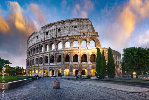 Canvas Print Colosseum in Rome at dusk, Italy
