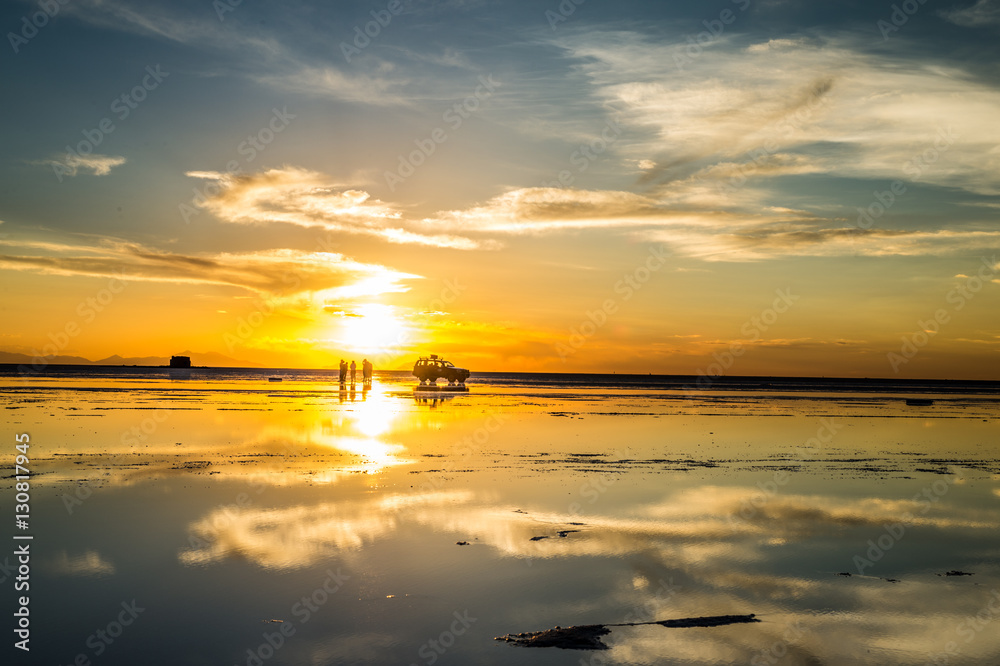 Fototapeta premium ウユニの夕暮れ