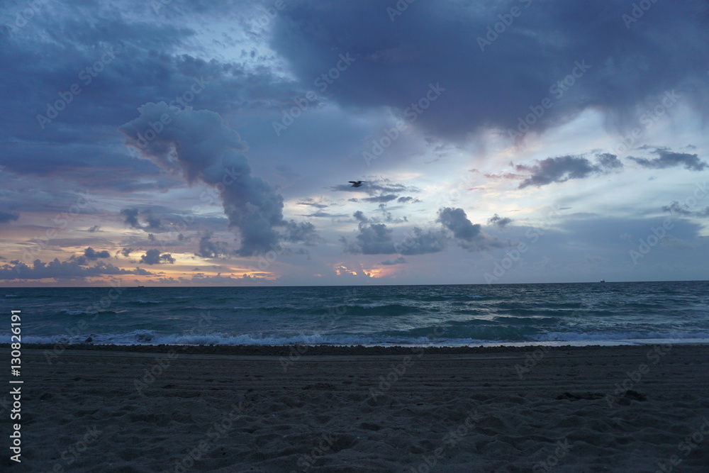Sonnenaufgang am Strand von Miami Beach
