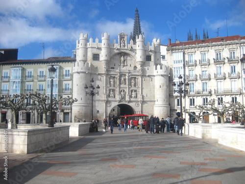 Ciudad monumental: arco santamaría, burgos. España.  photo