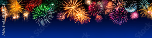 Photography Buntes Silvester Feuerwerk als Panorama Hintergrund