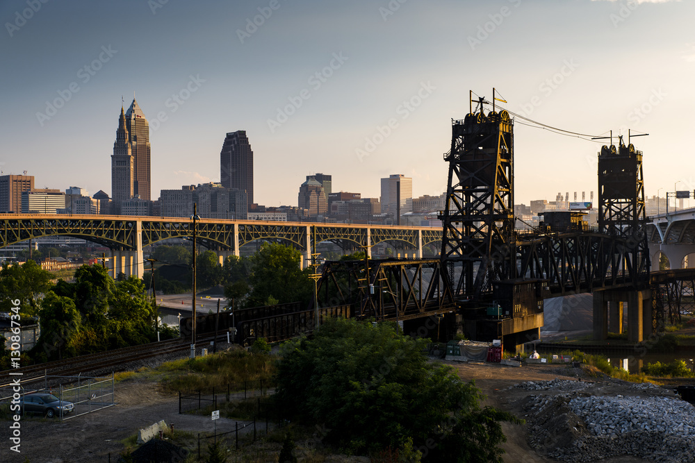 Fototapeta premium Destination Cleveland, Ohio - Skyline View