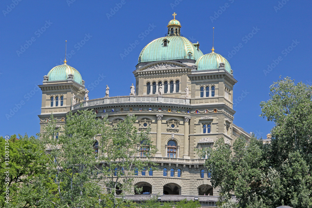 bundeshaus in bern, schweiz 