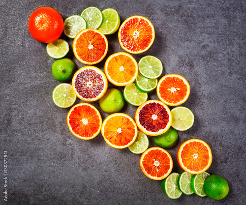 Citrus fruit slices © ifiStudio