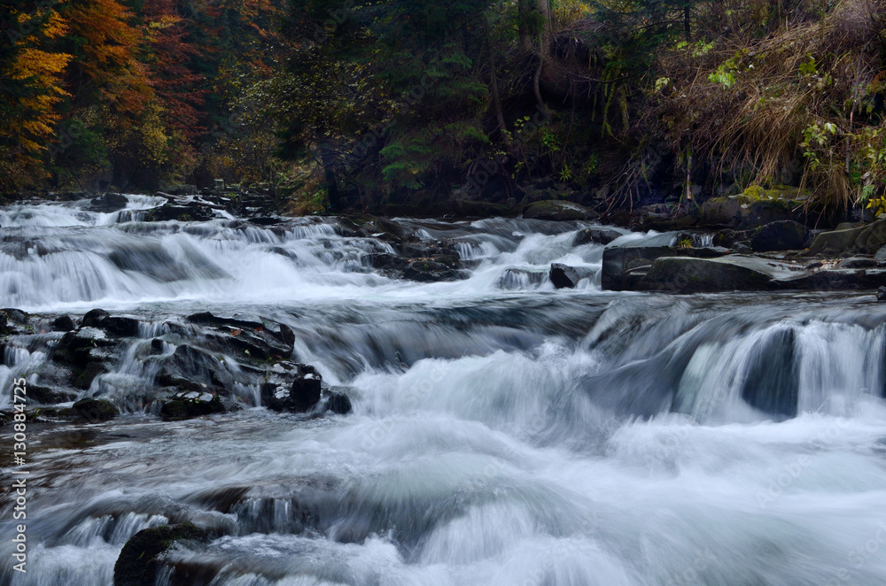Naklejka premium kaskady, wodospad