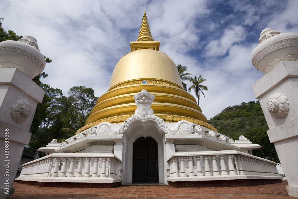Golden Stupa - Dambulla - Sri Lanka