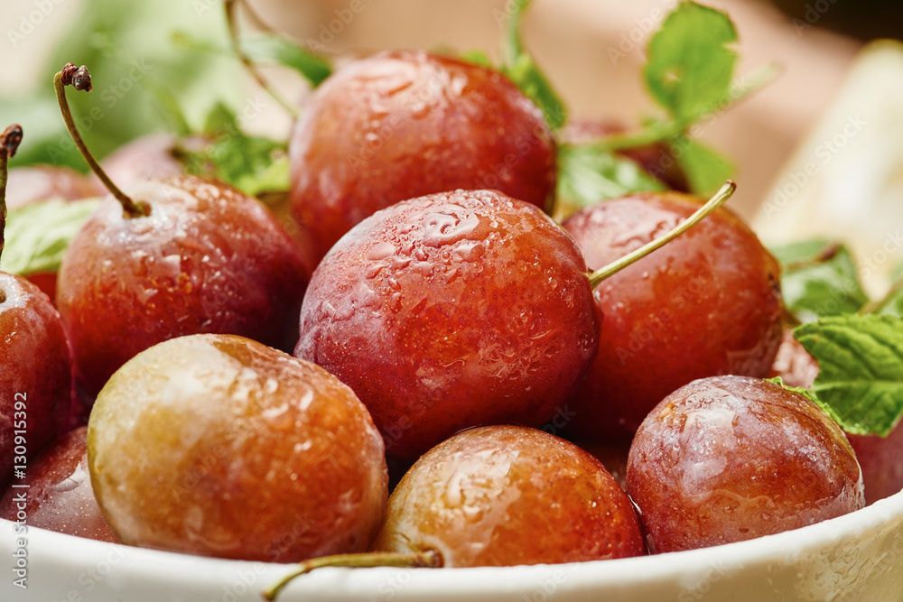 Plums Plums