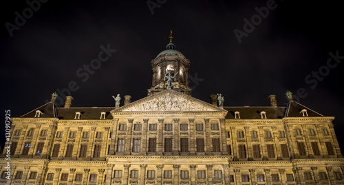 dam square amsterdam