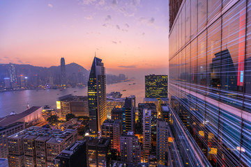 Papier peint photo Hong Kong Vue aérienne nocturne de Hong Kong  © bennymarty
