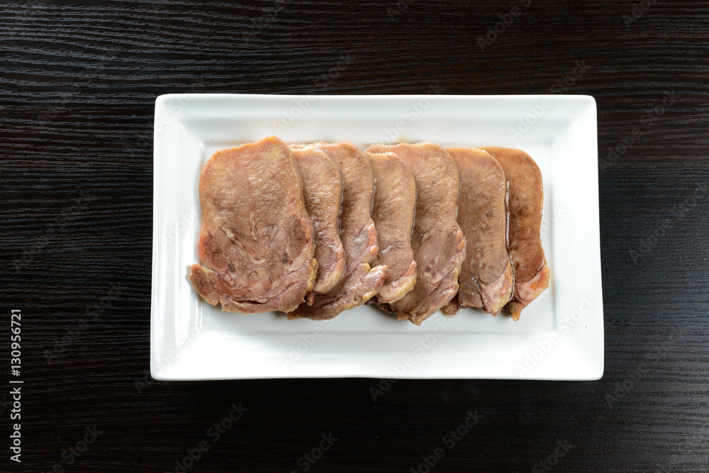 Sliced pork tongue