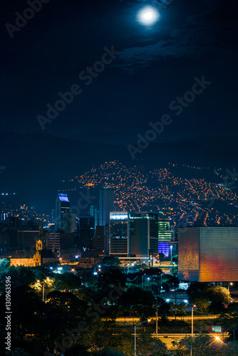 Quadro su tela Medellin at Night