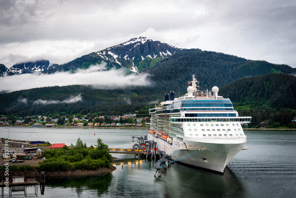 Fototapeta premium Cruise ship at port in Juneau, Alaska