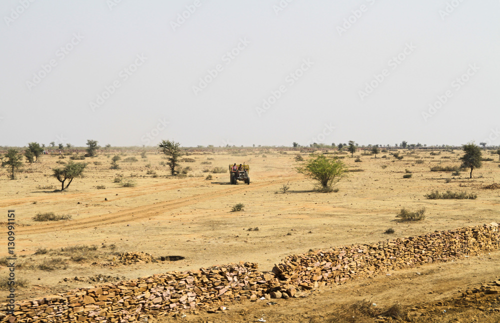 Traktor in a desert