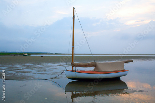 Photos Sailboat Dry on Cape Cod Bay