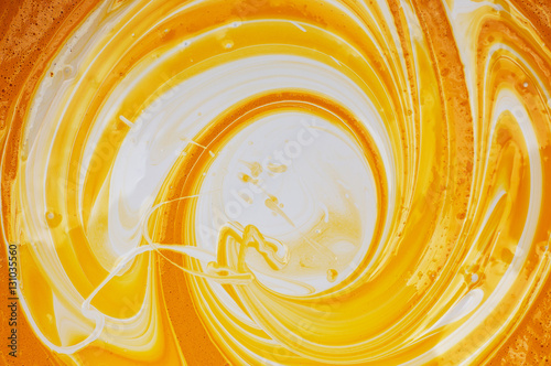 Mixed yellow and white paint