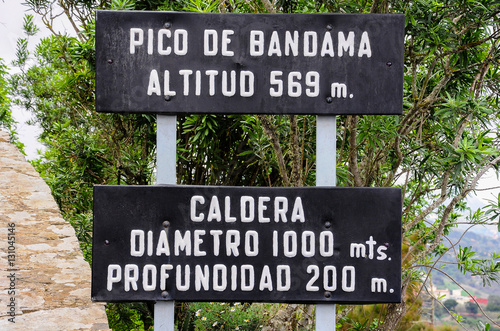 Pico y caldera de Bandama en Gran Canaria, España photo