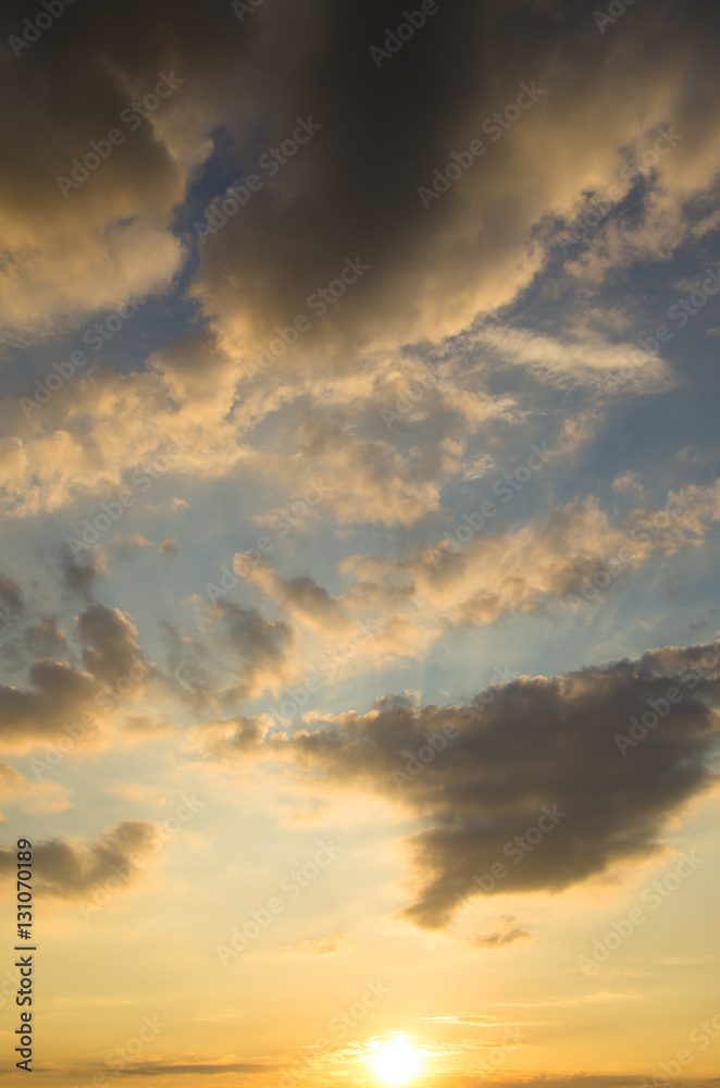 Obraz premium Scenic orange sunset sky background