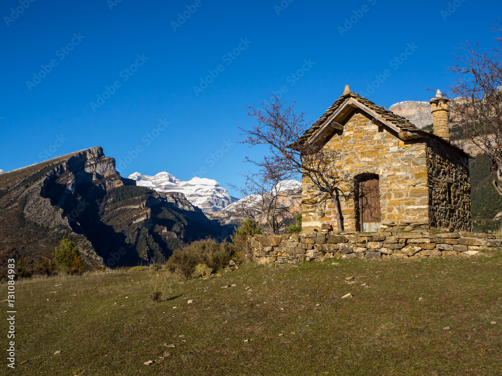 vistas del Mondotó y Las Tres Marías desde el Valle de Vió en Huesca, España, Diciembre de 2016 OLYMPUS CAMERA DIGITAL