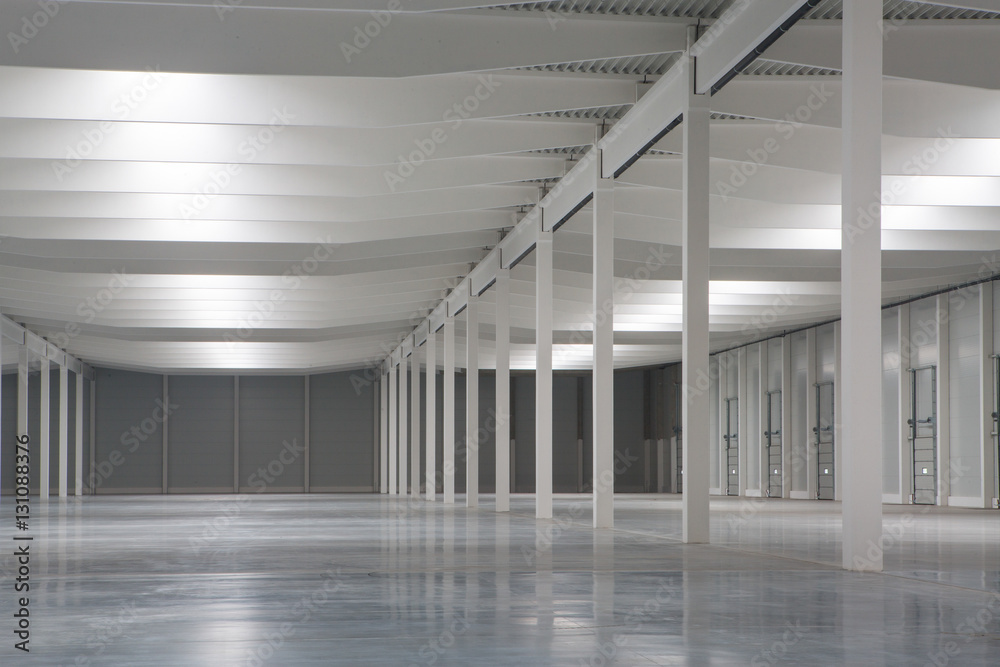 Obraz premium empty logistic hall