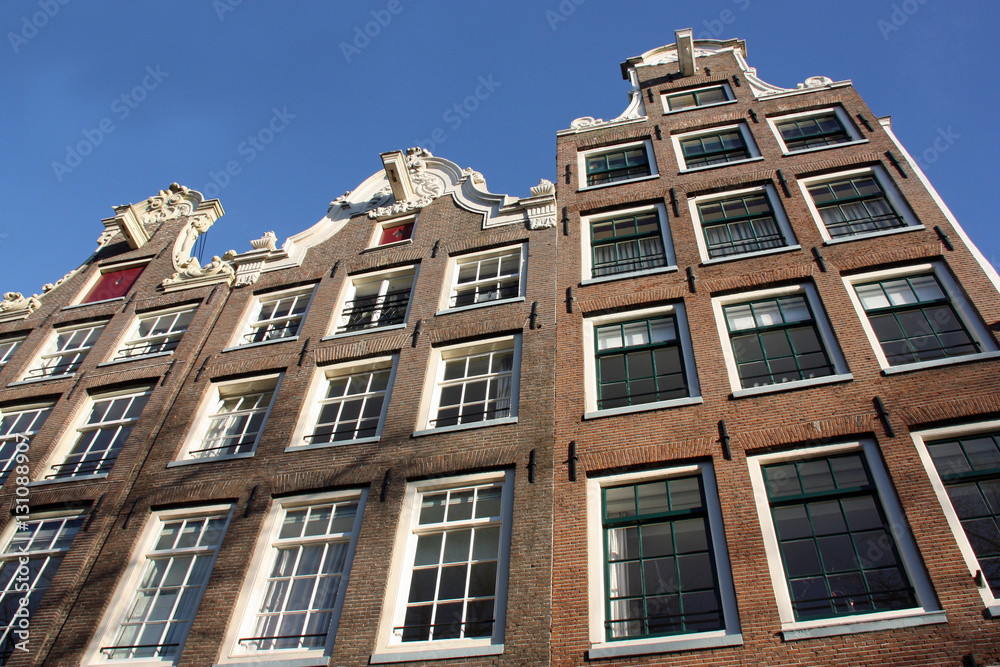 Maisons à pignons dans le vieil Amsterdam, Pays-Bas
