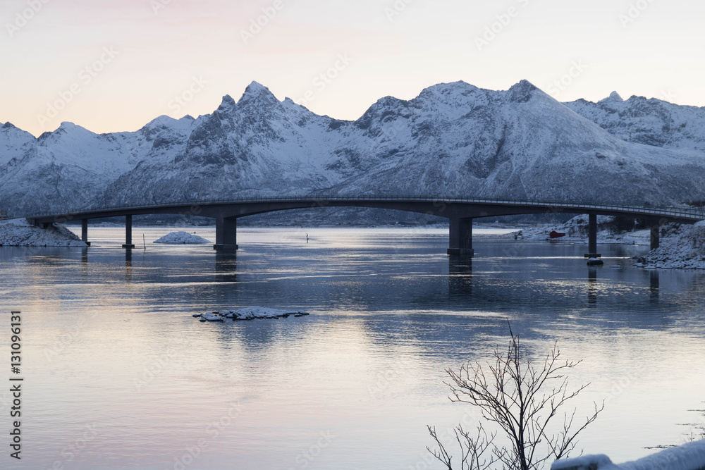 Obraz premium Bridge in the Lofoten Islands, Norway
