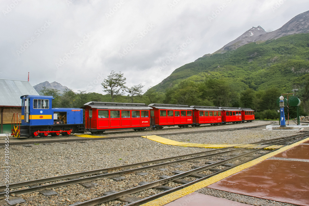 Red train Red train