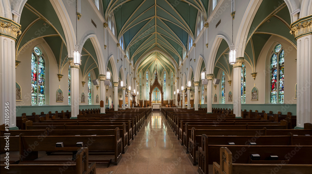 Fototapeta premium Panoramic view of the interior of the St. Louis Bertrand Catholic Church in Louisville, Kentucky