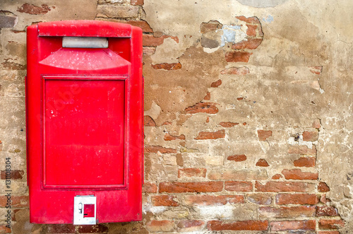 mailbox red italian