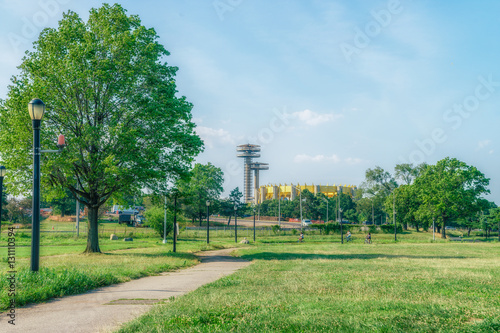 Фотография NEW YORK: Flushing Meadows Corona Park - the largest park in Queens, it offers plenty of space for whatever your recreational desires may be--baseball, soccer, tennis, cricket