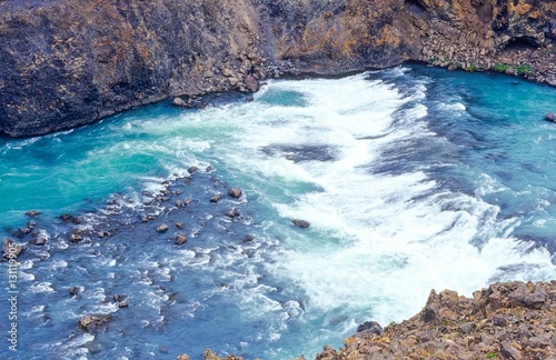 Flusslauf des Flusses Skjálfandafljót nahe des Aldeyjarfoss (Wasserfall), an der Hochlandroute Sprengisandur, Norðurland eystra Island, Europa 