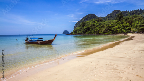 Koh Muk beach in Thailand © PACO COMO