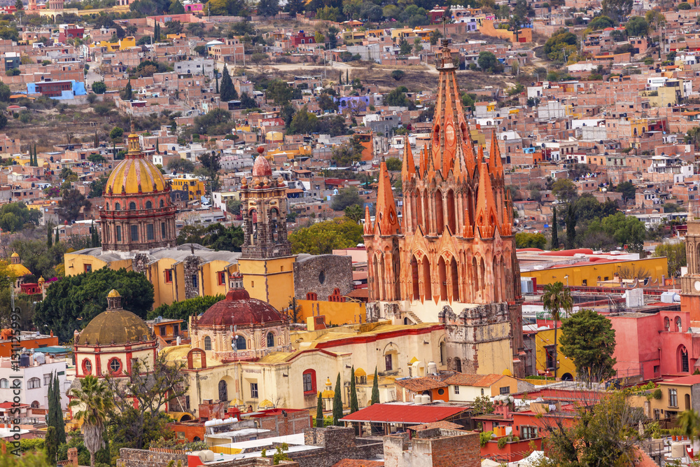 Naklejka premium San Miguel de Allende Mexico Miramar Overlook Parroquia Church