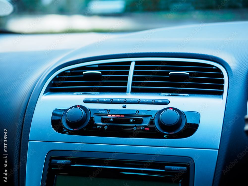 turn on car air-condition in winter