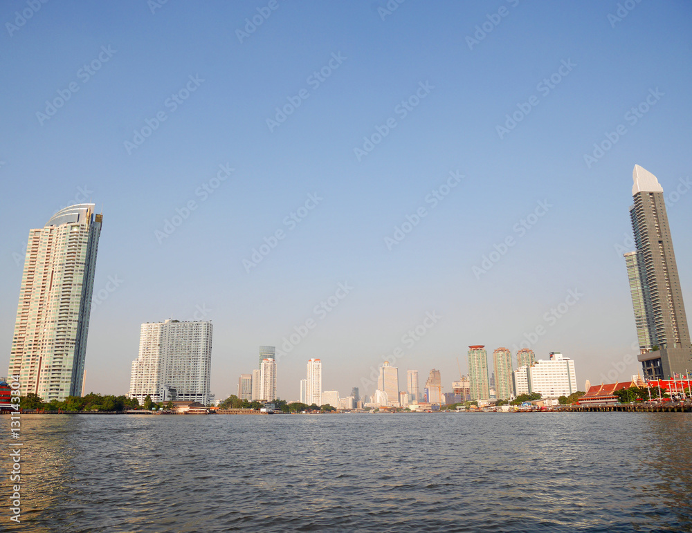 Naklejka premium Chao Phraya river and Bangkok city, the capitol of Thailand
